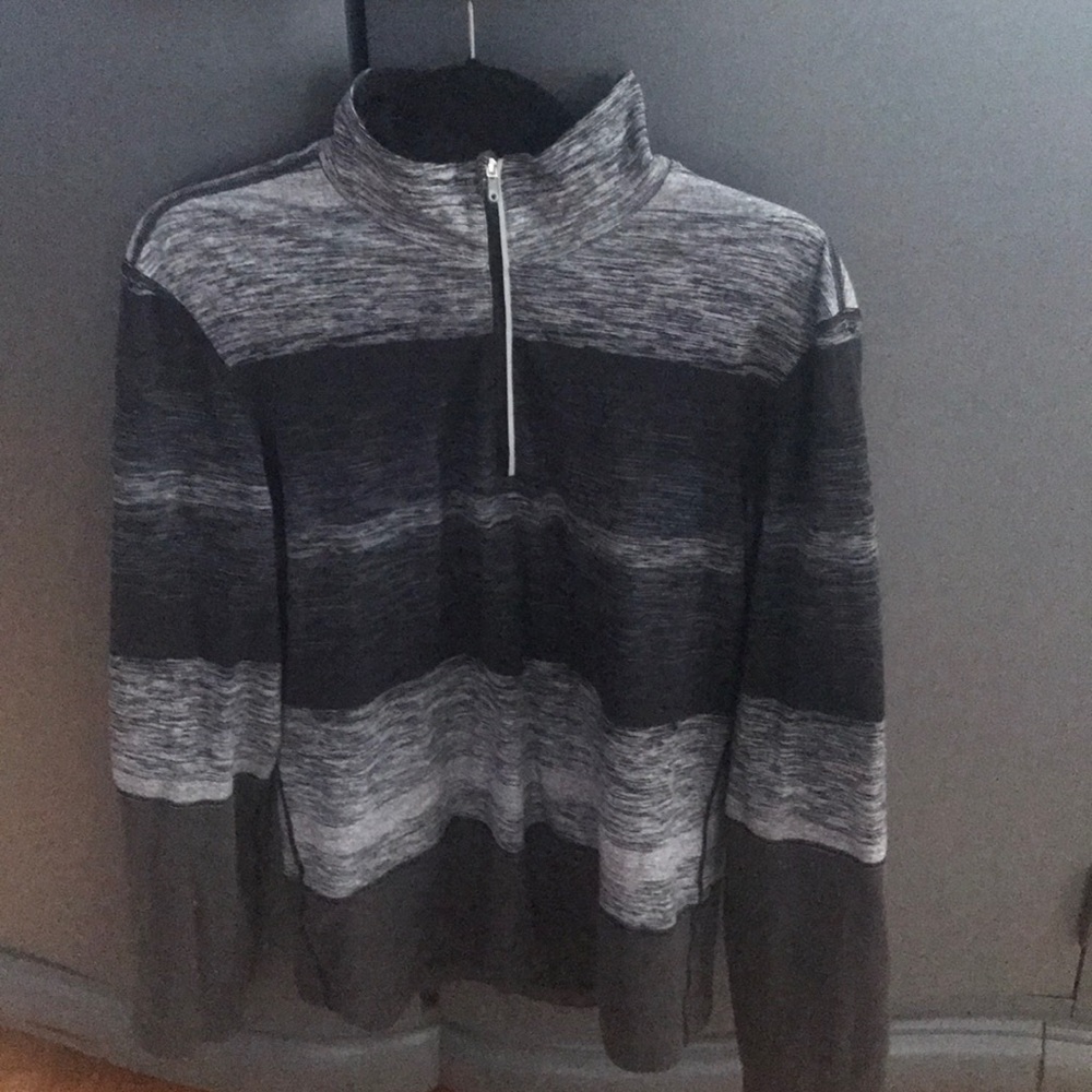 Men’s lululemon top